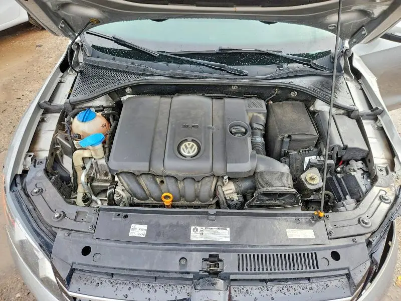 2013 VOLKSWAGEN PASSAT S  