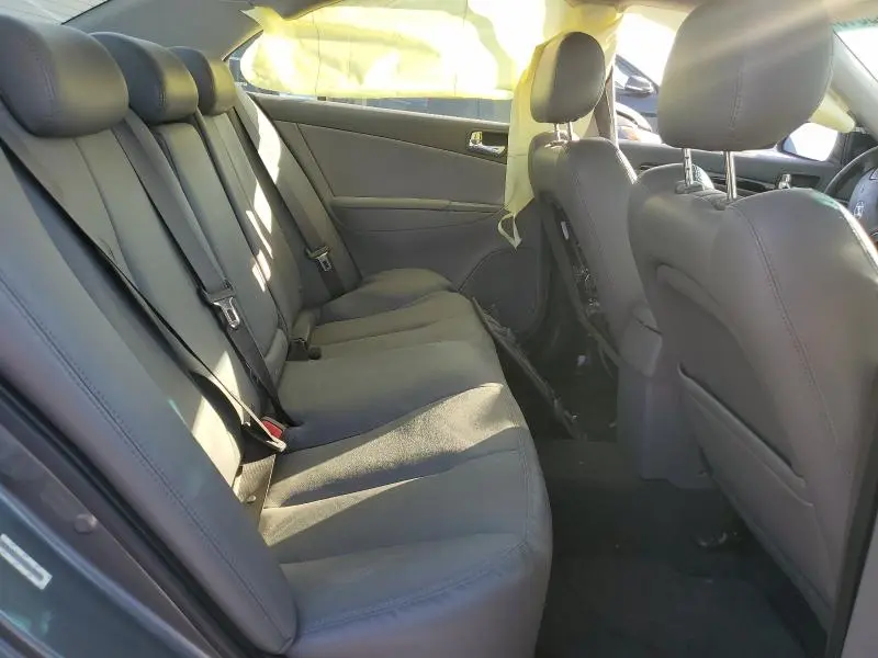 2010 HYUNDAI SONATA SE  