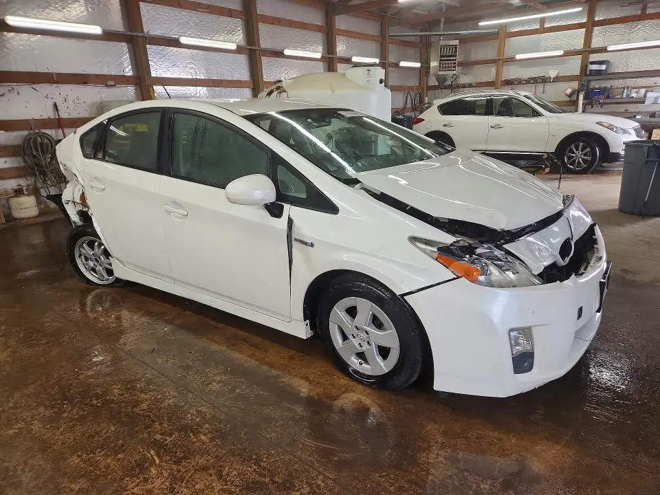 2011 TOYOTA PRIUS THREE  