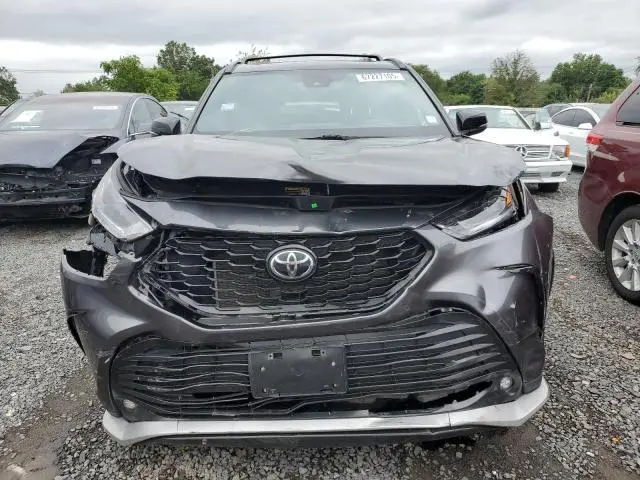 2021 TOYOTA HIGHLANDER XSE  