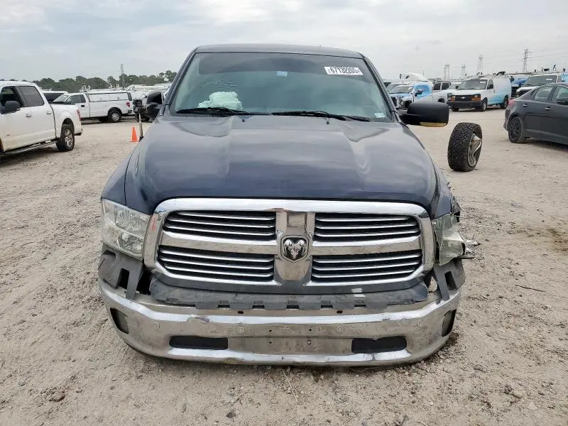 2015 RAM 1500 SLT  