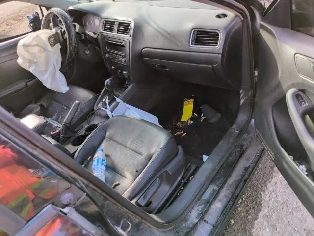 2012 VOLKSWAGEN JETTA SE  