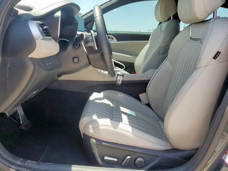 2023 GENESIS G70 BASE  