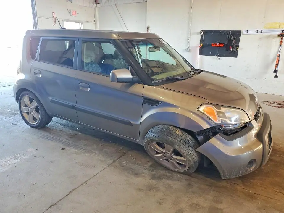 2010 KIA SOUL +  
