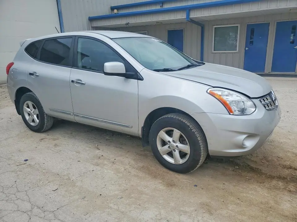 2013 NISSAN ROGUE S  