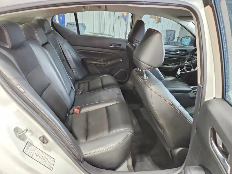 2021 NISSAN ALTIMA SR  