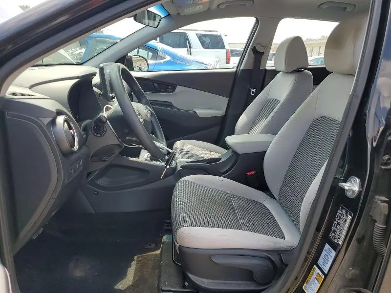 2022 HYUNDAI KONA SE  