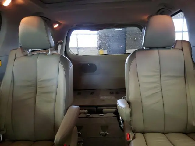 2012 TOYOTA SIENNA XLE  