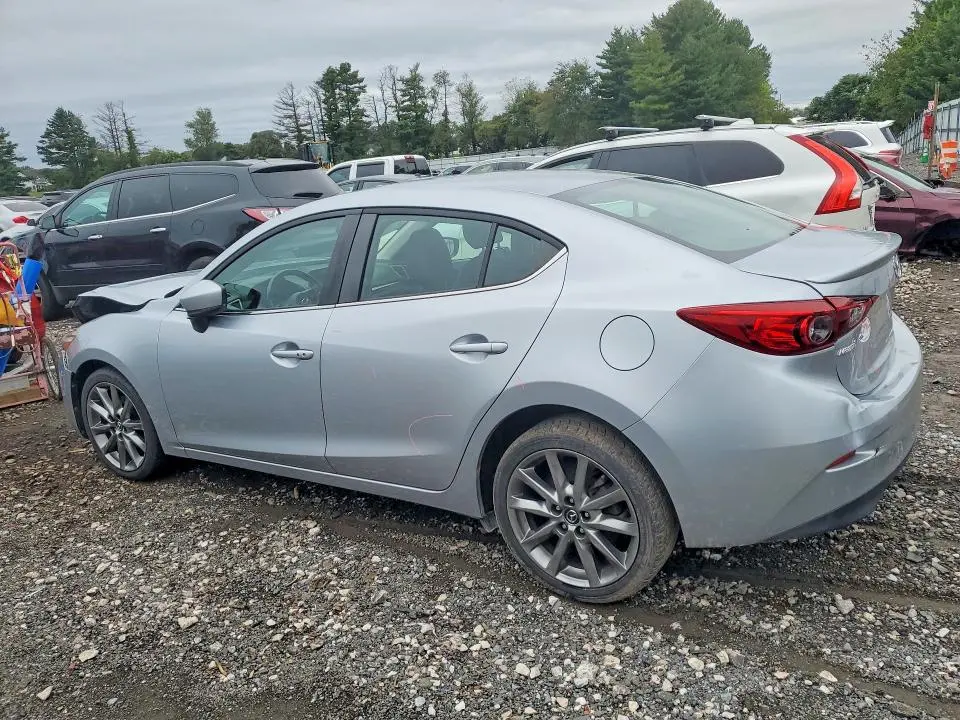 2018 MAZDA 3 TOURING  