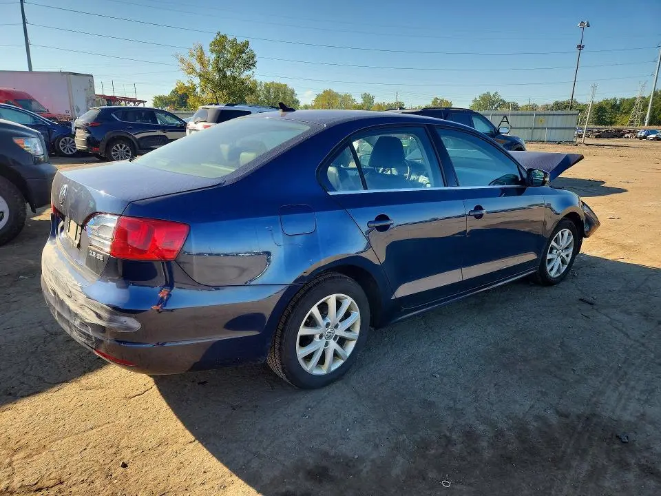2013 VOLKSWAGEN JETTA SE  