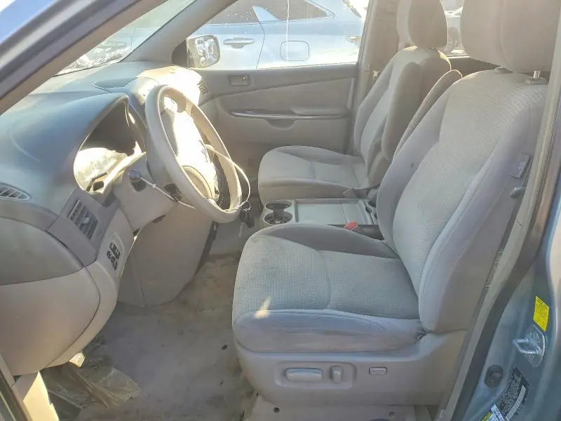 2010 TOYOTA SIENNA LE 7-PASSENGER  