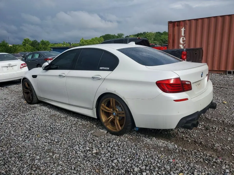 2013 BMW M5   