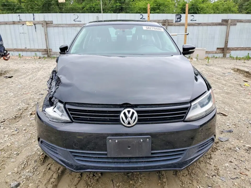 2012 VOLKSWAGEN JETTA SE  