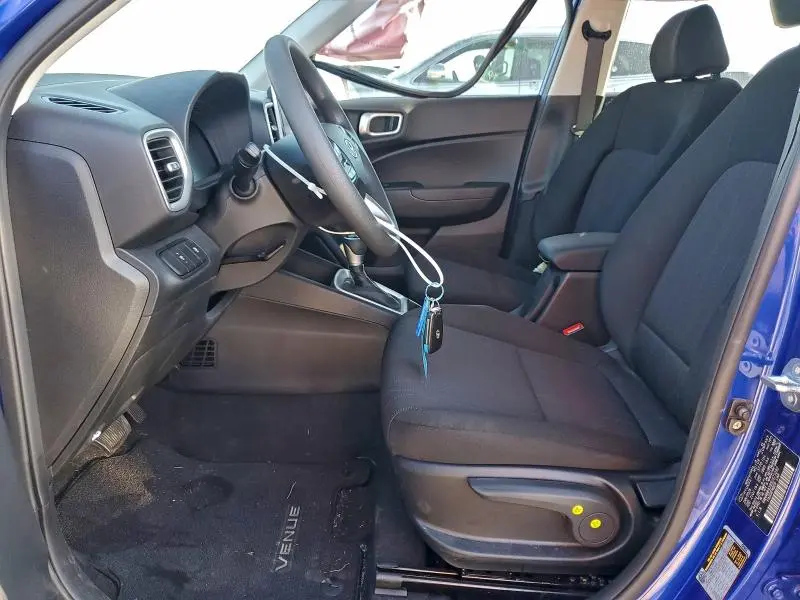 2025 HYUNDAI VENUE SE  