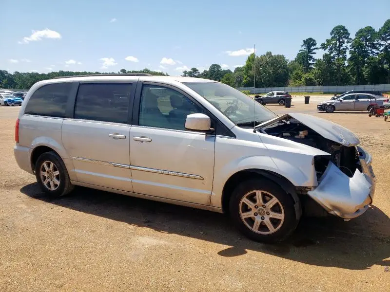 2012 CHRY TOWN & COU   