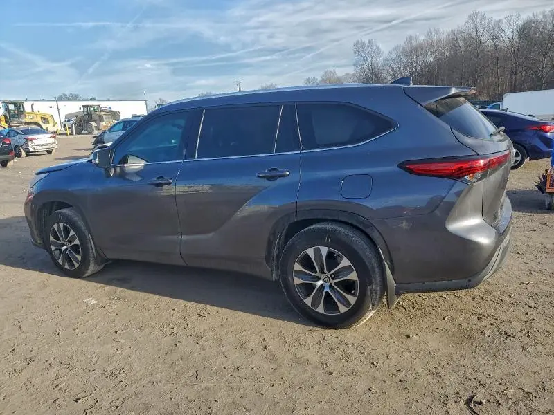 2020 TOYOTA HIGHLANDER XLE  