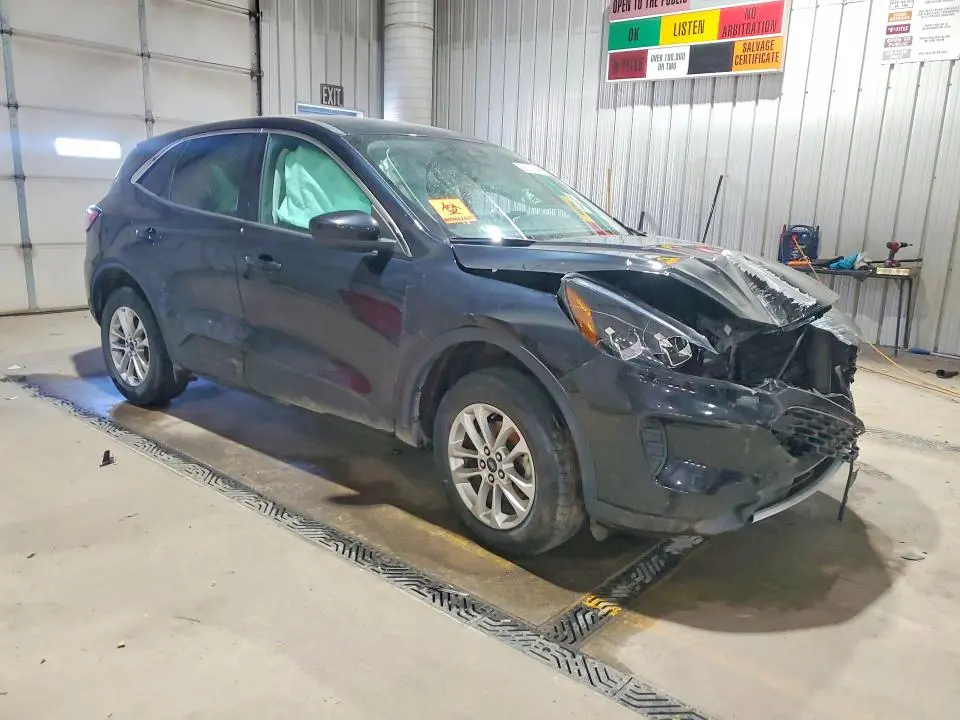 2021 FORD ESCAPE SE  