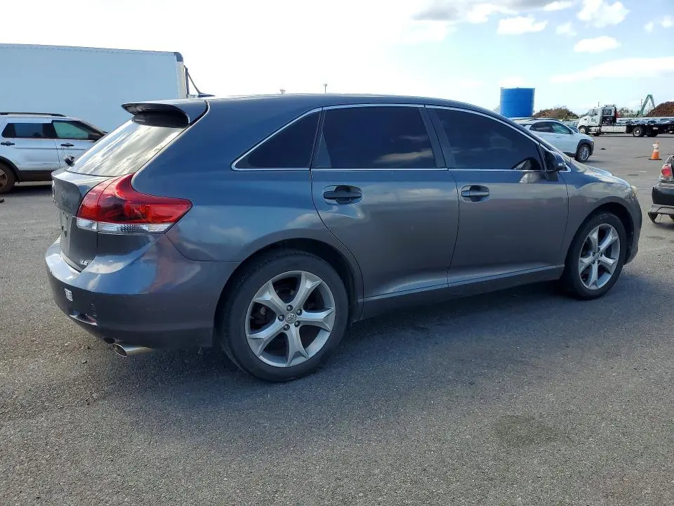 2013 TOYOTA VENZA LE  