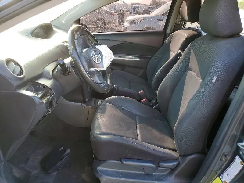 2010 TOYOTA YARIS BASE  