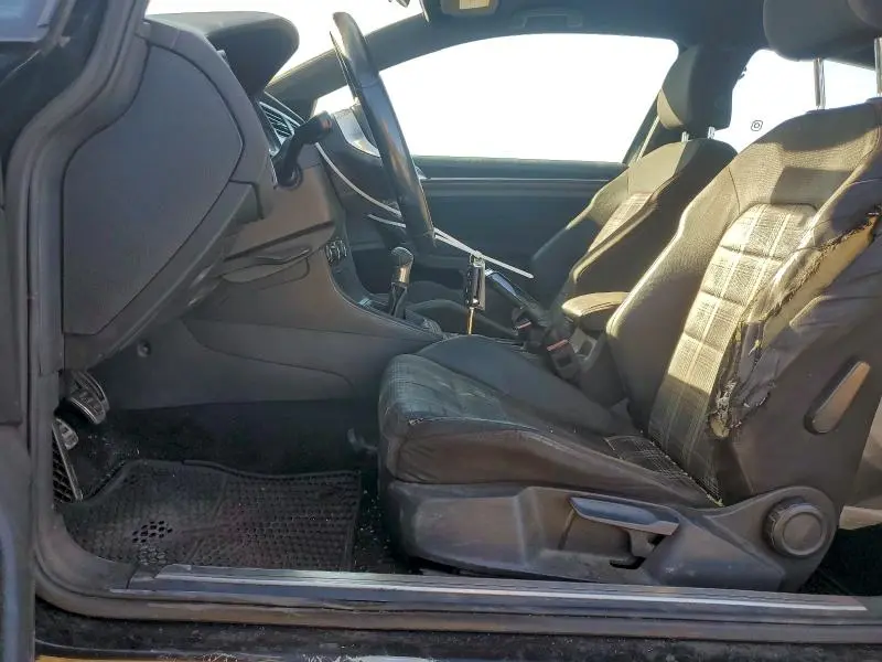 2016 VOLKSWAGEN GTI S/SE  