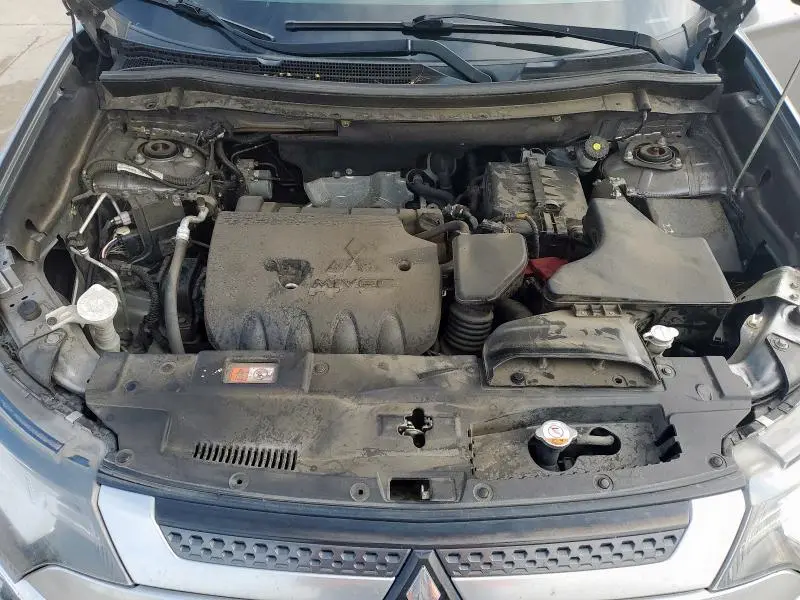 2019 MITSUBISHI OUTLANDER SE  