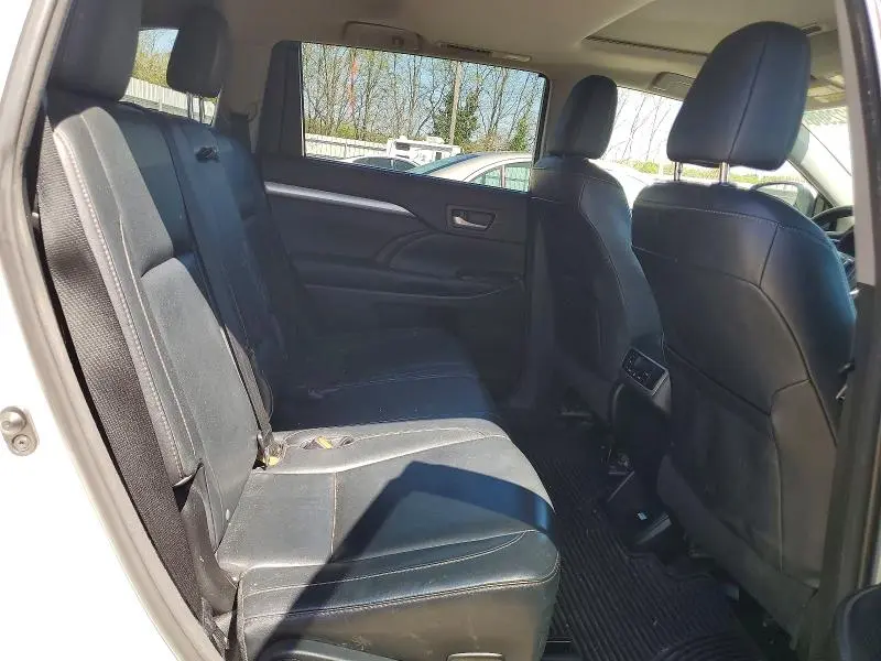 2015 TOYOTA HIGHLANDER XLE  