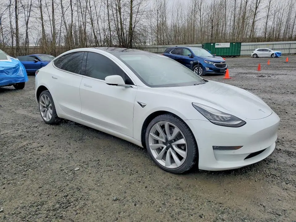 2018 TESLA MODEL 3   