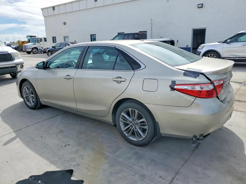 2015 TOYOTA CAMRY SE  