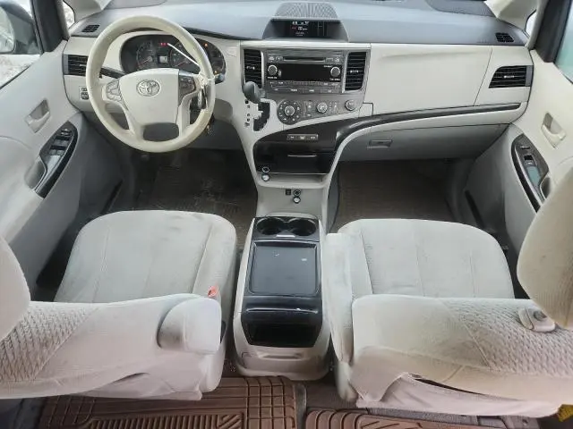 2011 TOYOTA SIENNA LE  