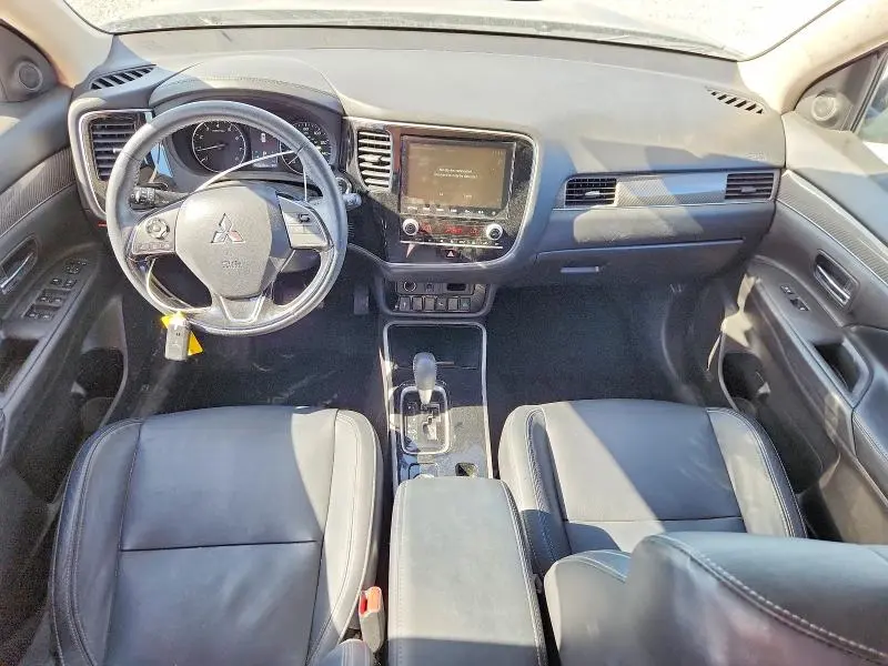 2020 MITSUBISHI OUTLANDER SE  