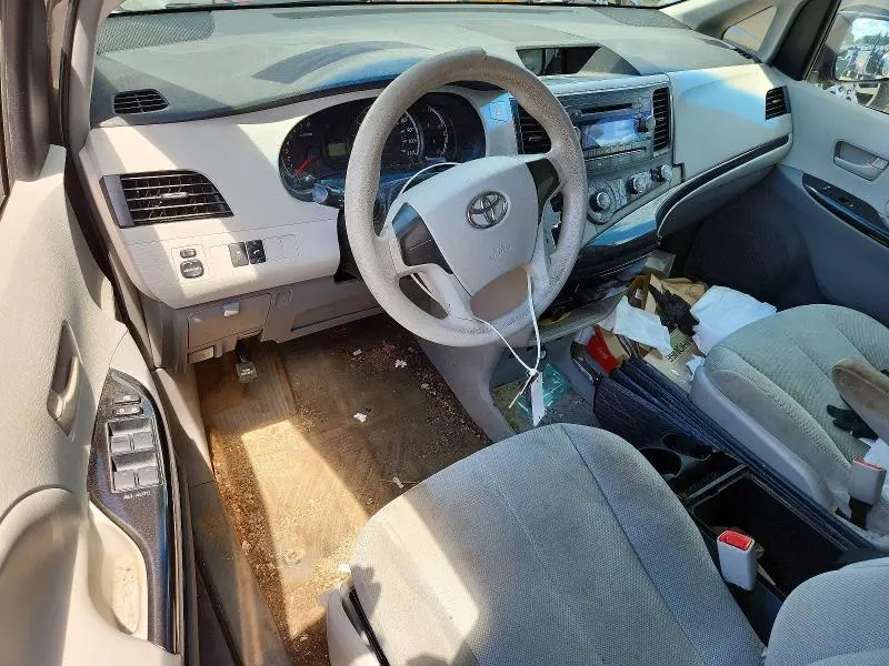 2013 TOYOTA SIENNA L 7-PASSENGER  
