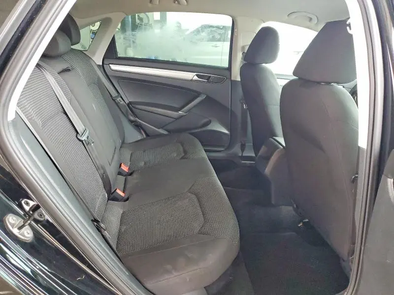 2016 VOLKSWAGEN PASSAT S  