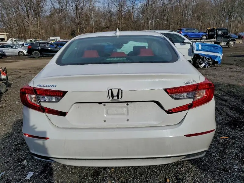 2019 HONDA ACCORD LX  