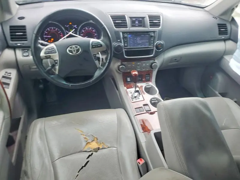 2013 TOYOTA HIGHLANDER LIMITED  