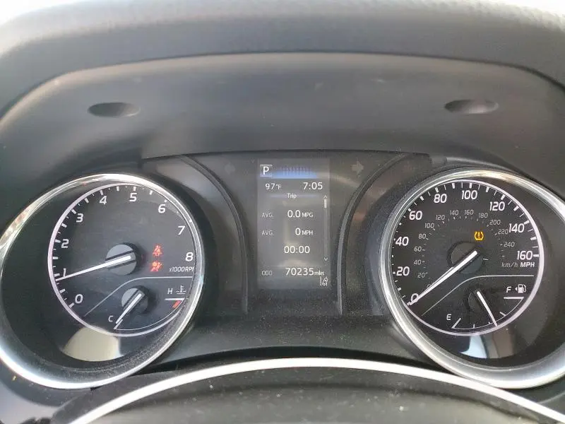 2020 TOYOTA CAMRY SE  