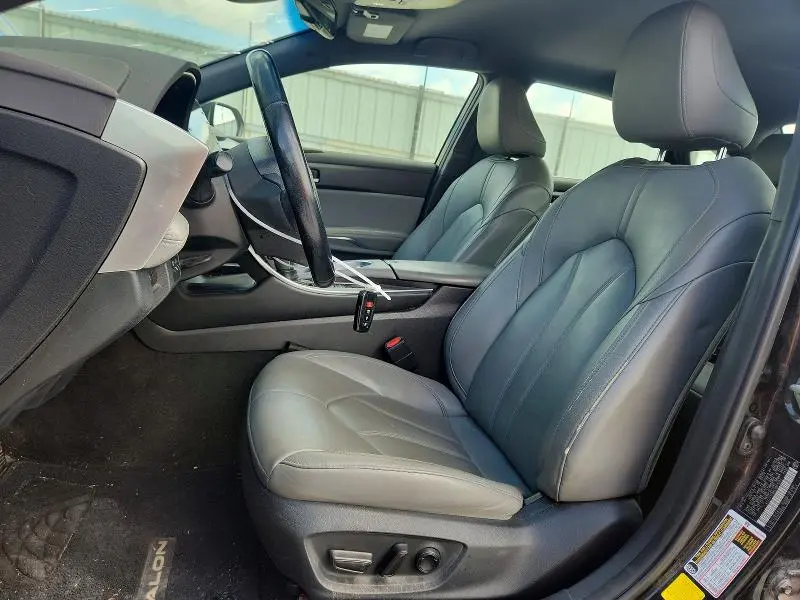 2020 TOYOTA AVALON XLE  