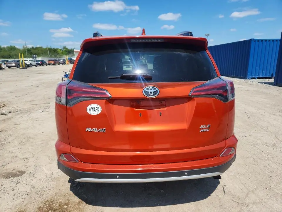 2016 TOYOTA RAV4 XLE  