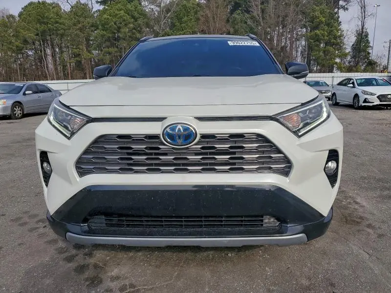 2019 TOYOTA RAV4 XSE  