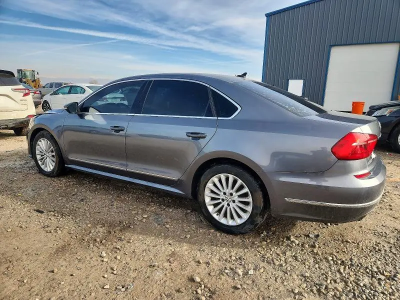2016 VOLKSWAGEN PASSAT SE  