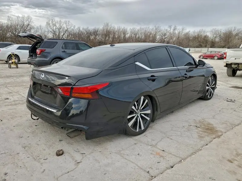 2022 NISSAN ALTIMA SR  