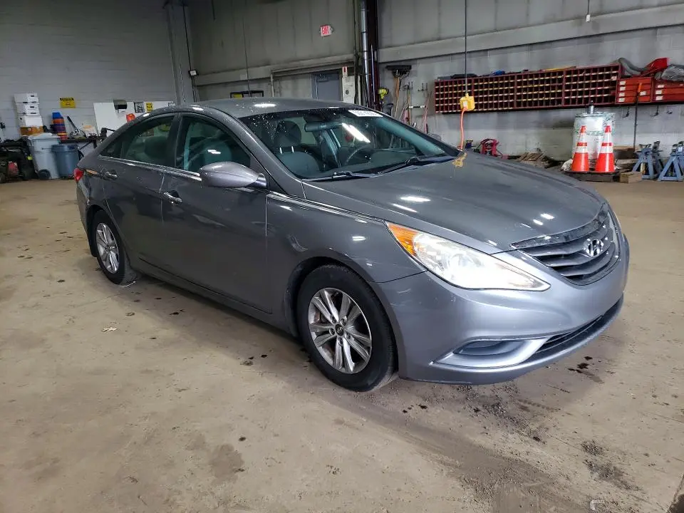 2011 HYUNDAI SONATA GLS  