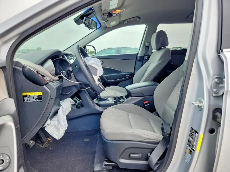 2017 HYUNDAI SANTA FE SE  