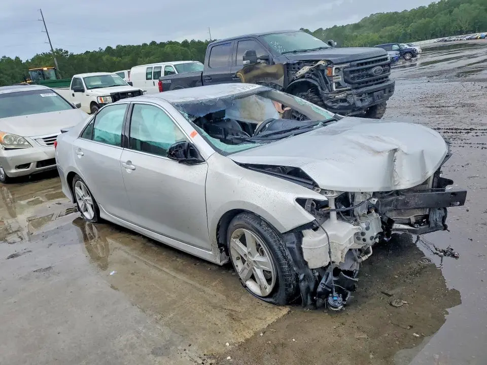 2012 TOYOTA CAMRY SE  