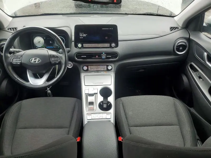 2023 HYUNDAI KONA SE  