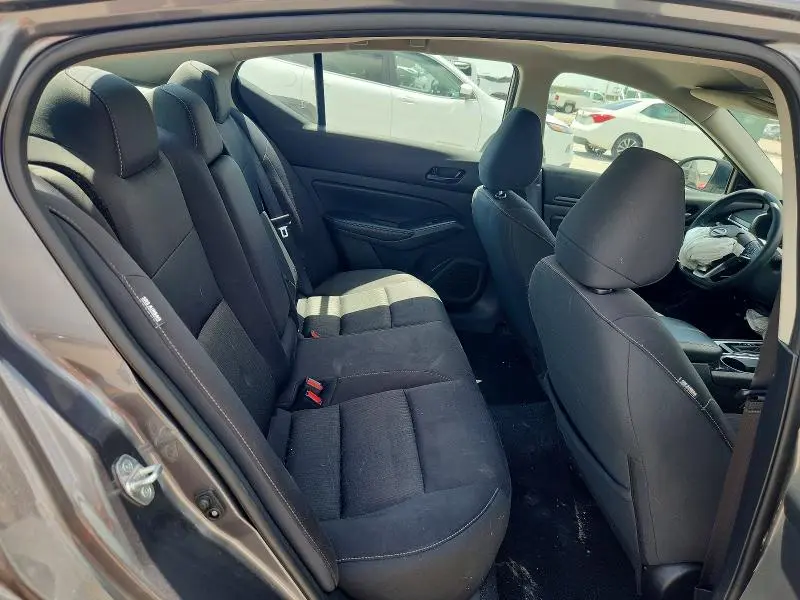 2024 NISSAN ALTIMA SV  