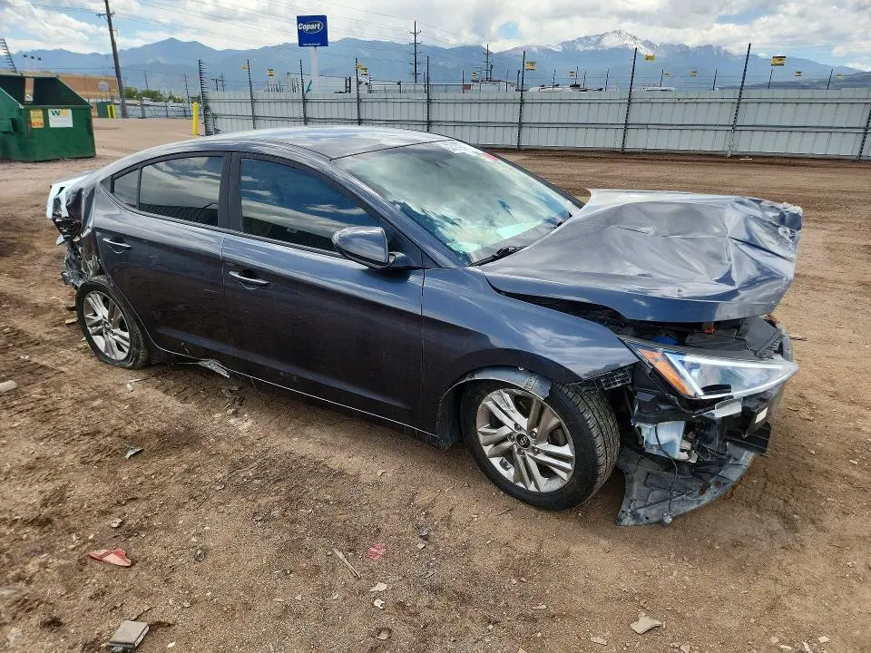2020 HYUNDAI ELANTRA SEL  