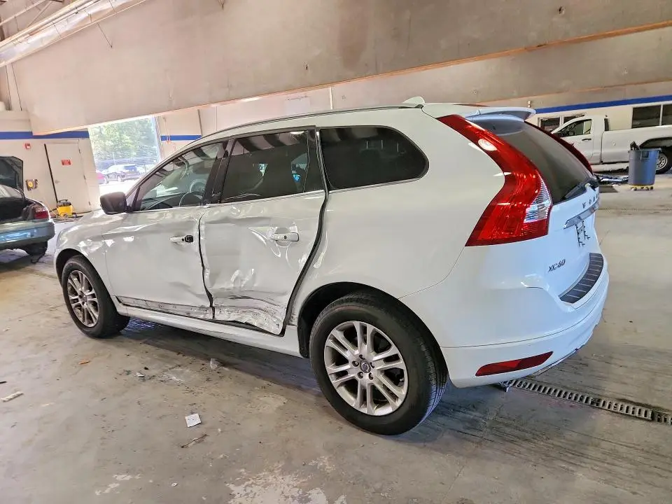 2015 VOLVO XC60 T5 PREMIER  