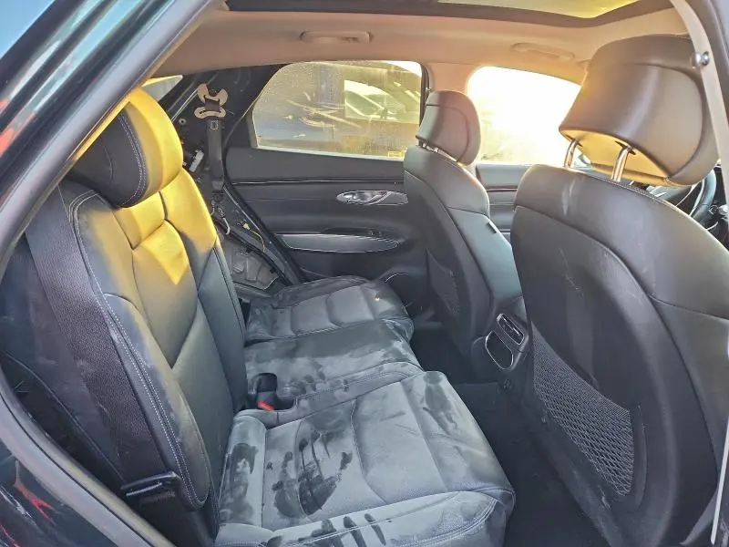 2022 GENESIS GV70 BASE  