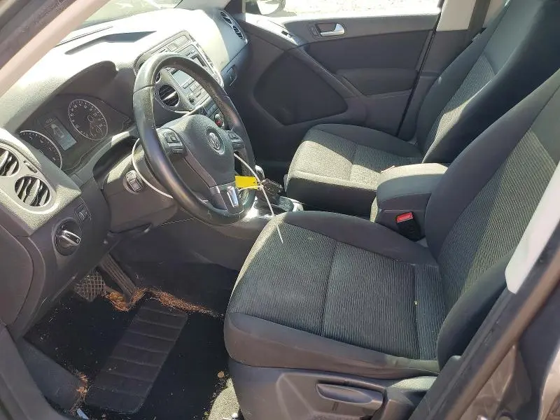 2013 VOLKSWAGEN TIGUAN S  