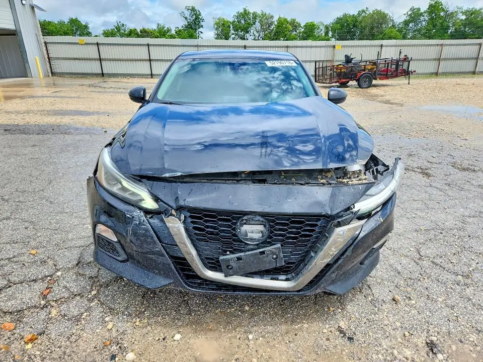 2021 NISSAN ALTIMA SR  
